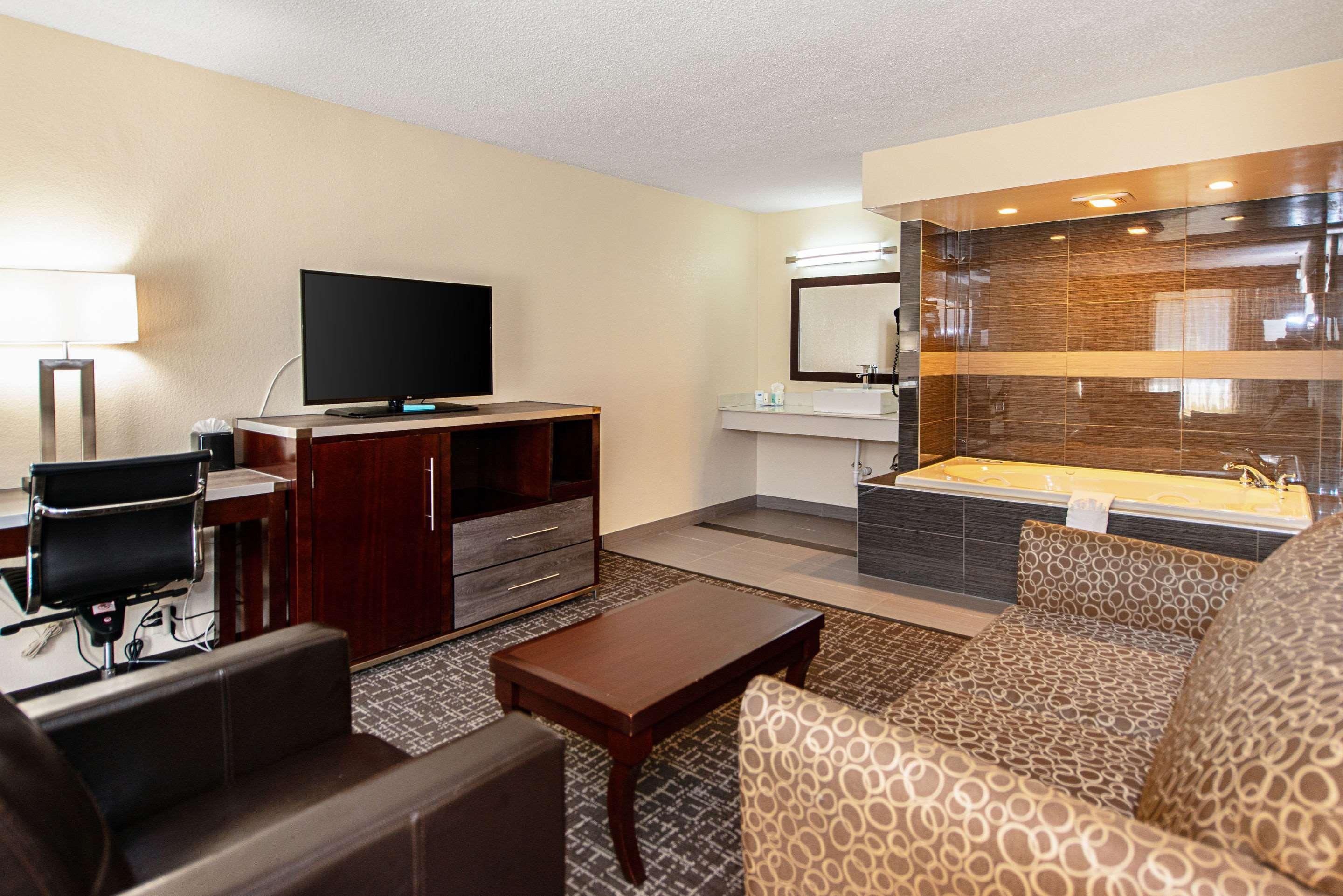 New Hope Inn & Suites エクステリア 写真