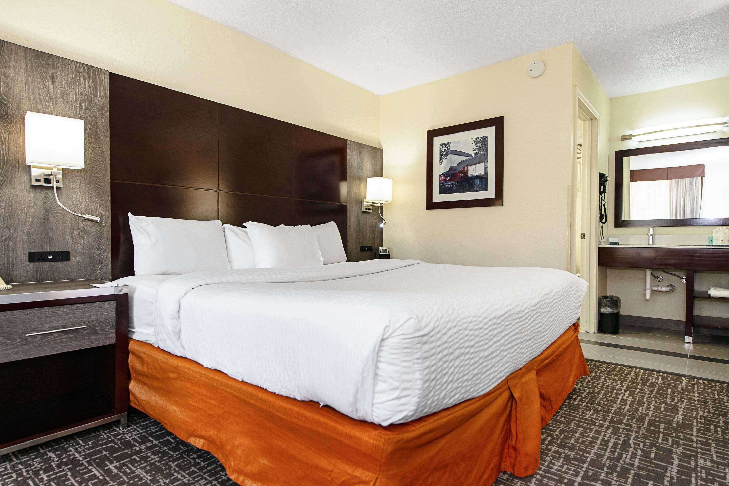 New Hope Inn & Suites エクステリア 写真