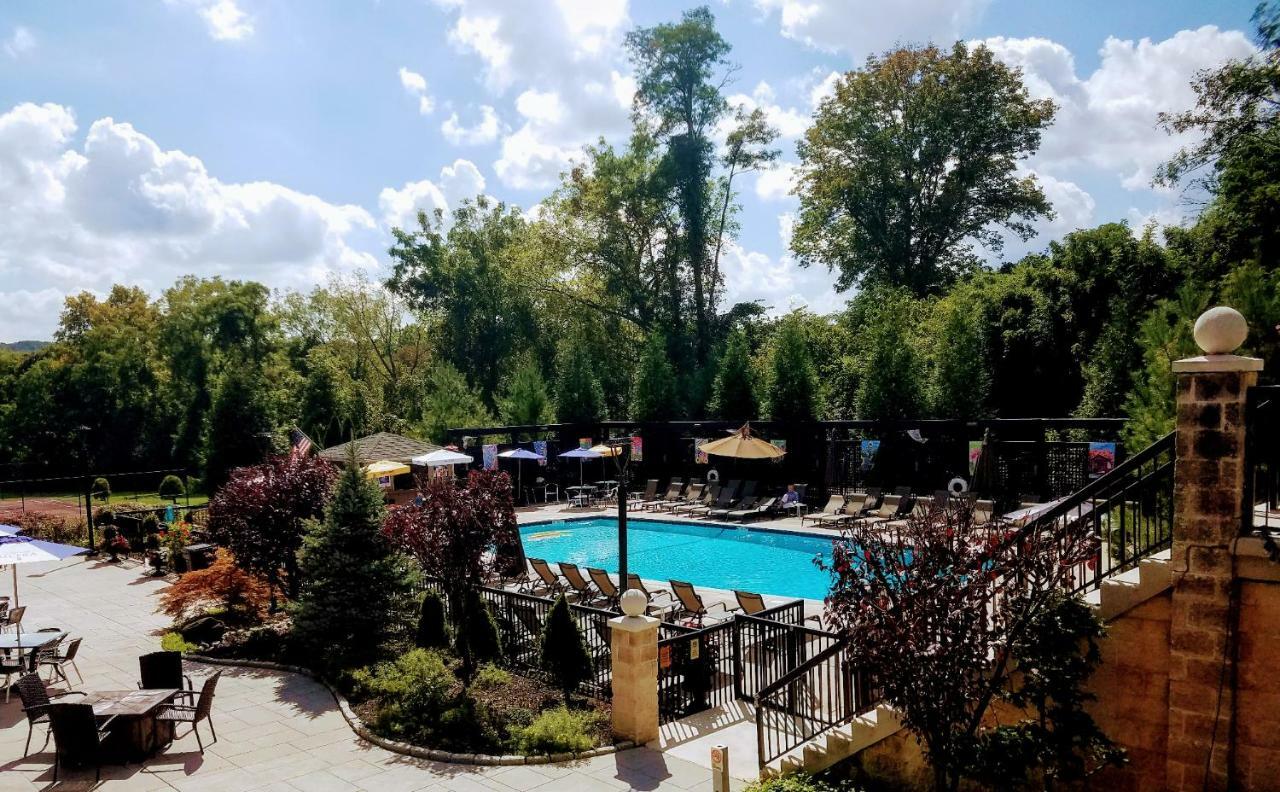 New Hope Inn & Suites エクステリア 写真